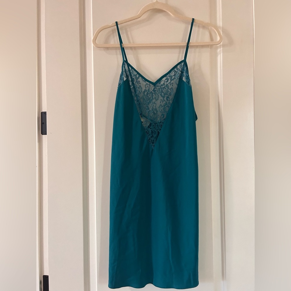 💙💙 Vintage Label Victoria's Secret 💙💙Classy & Sexy Teal Lace Satin Chemise